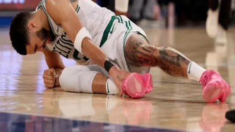 新鹏城与津门虎半场0-0战平，奥乌苏制造威胁