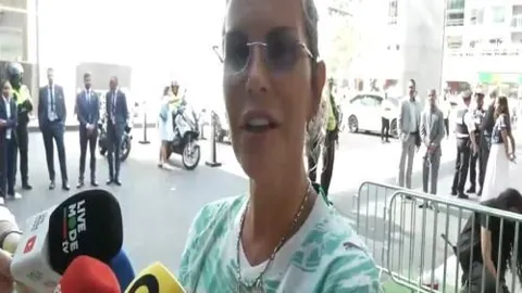电竞赛事裁判争议，网友热议不断